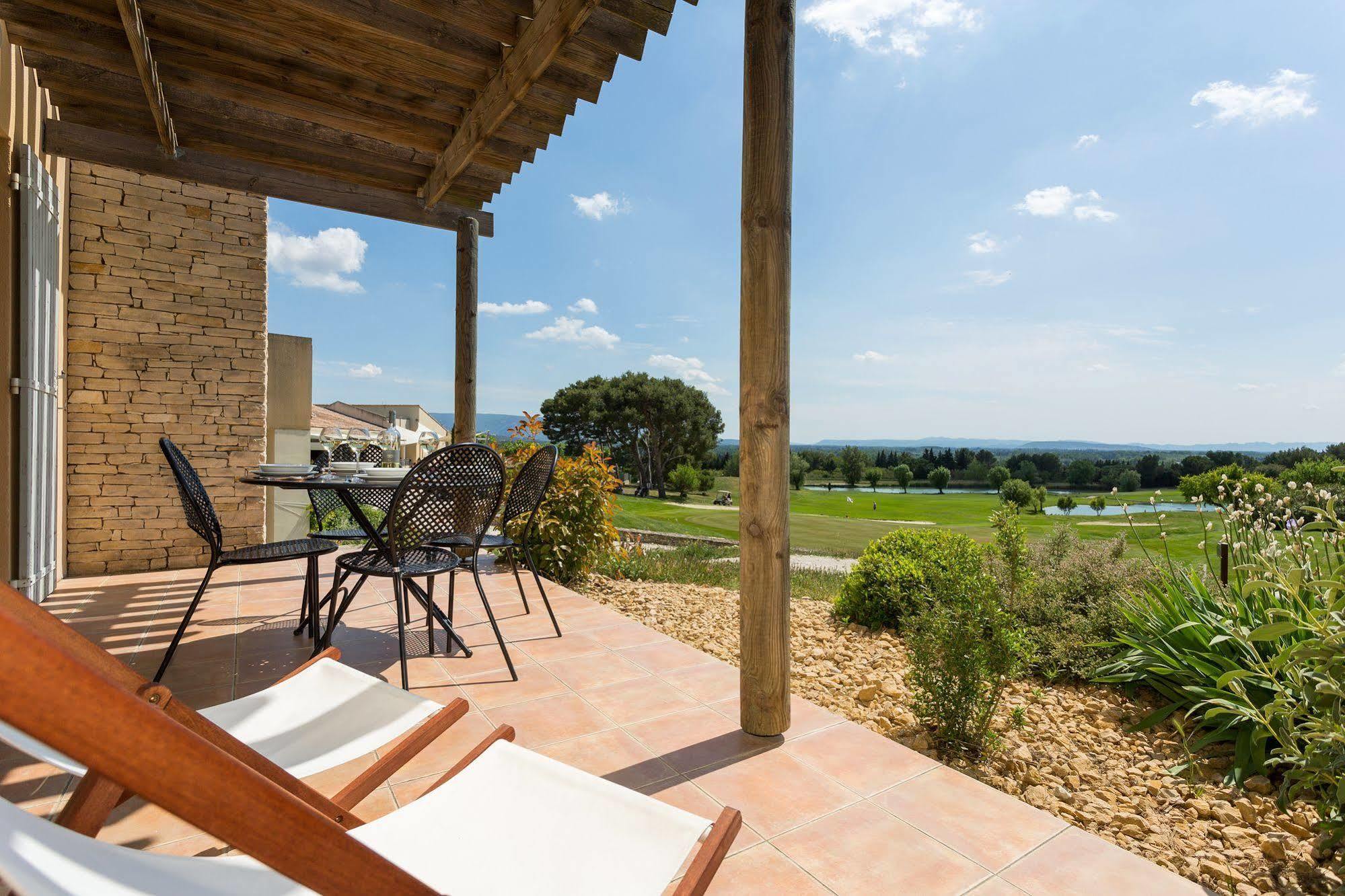 Madame Vacances Domaine Du Provence Country Club Service Premium ソルマーヌ・ド・ボークリューズ エクステリア 写真